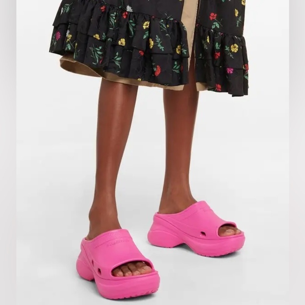 BALENCIAGA 
Pool Crocs™ Rubber Mules - Picture 6 of 7
